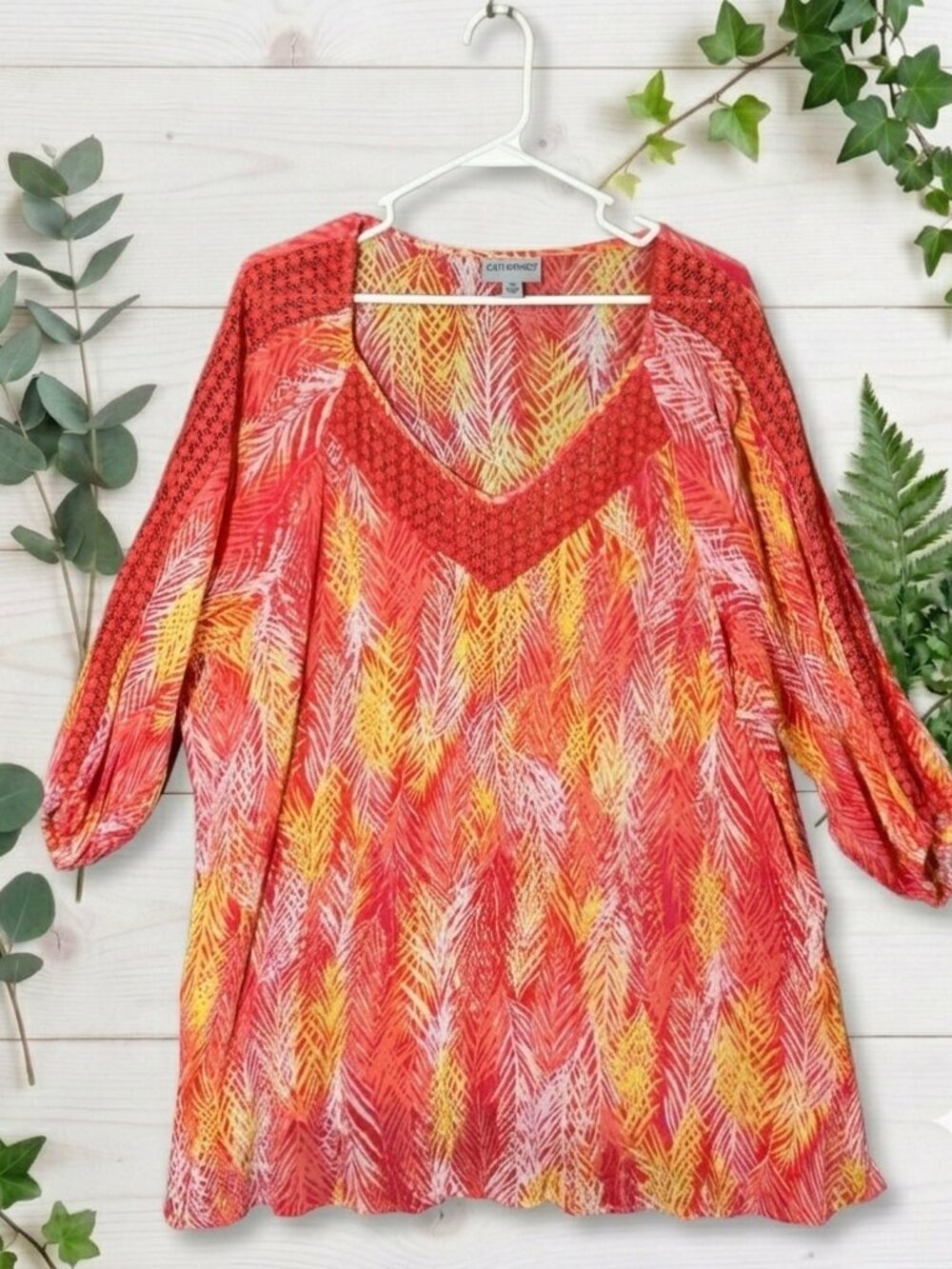 Catherines Plus Size 2X V Neck Tunic Top Pink Orange Feather Print Boho Crochet
